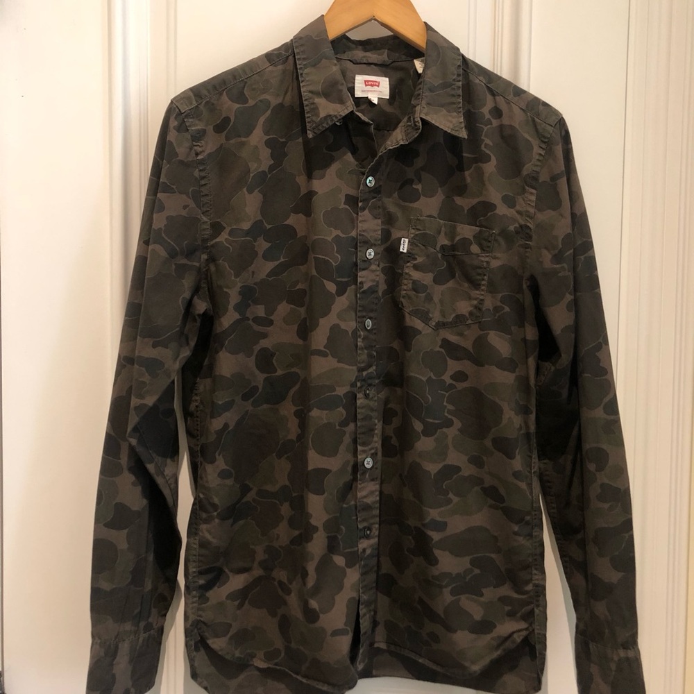 Levi's Men's Olive Camo Long-Sleeve Button-Down Shirt